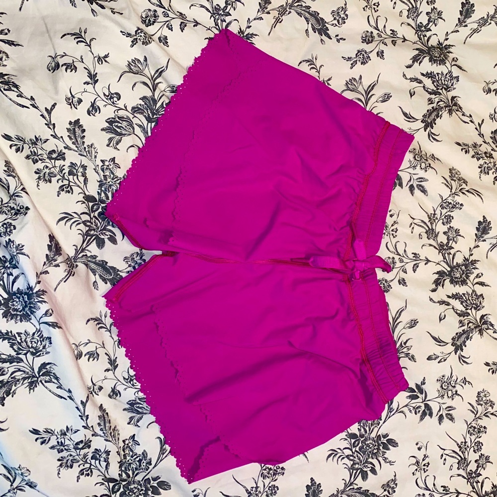 lululemon pink scalloped shorts